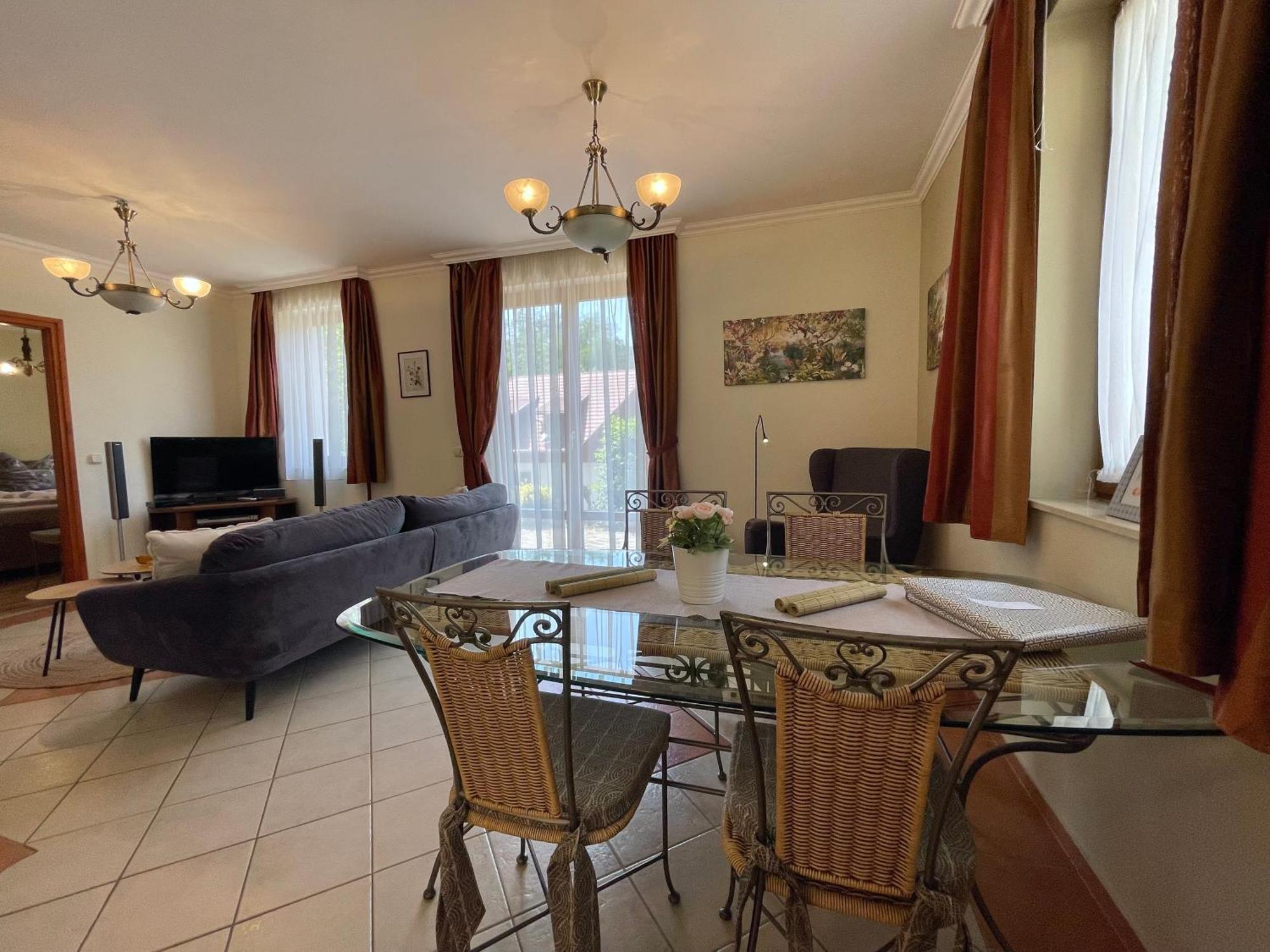 Appartement Kastelo Teraso Золочань Екстер'єр фото