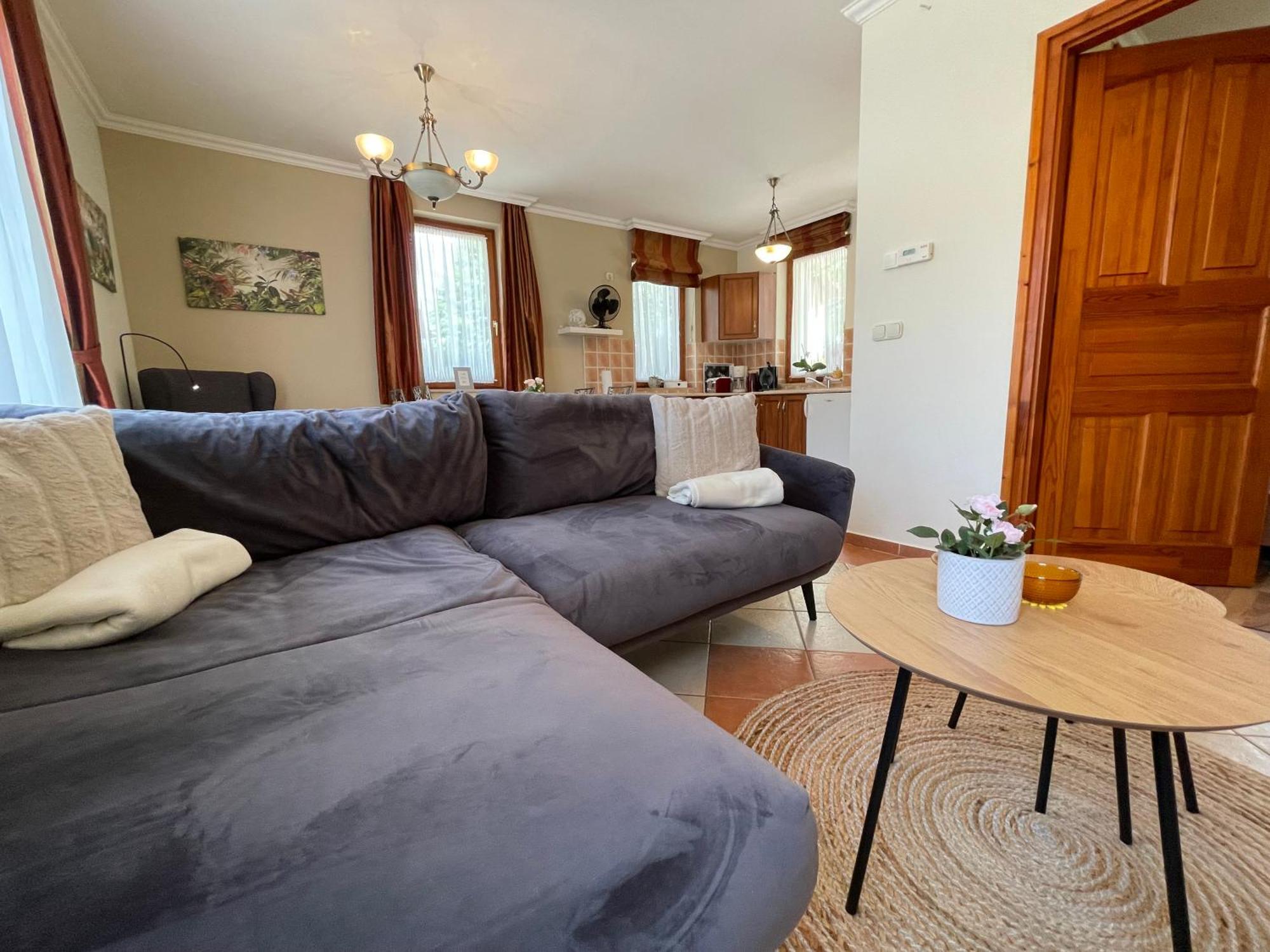 Appartement Kastelo Teraso Золочань Екстер'єр фото