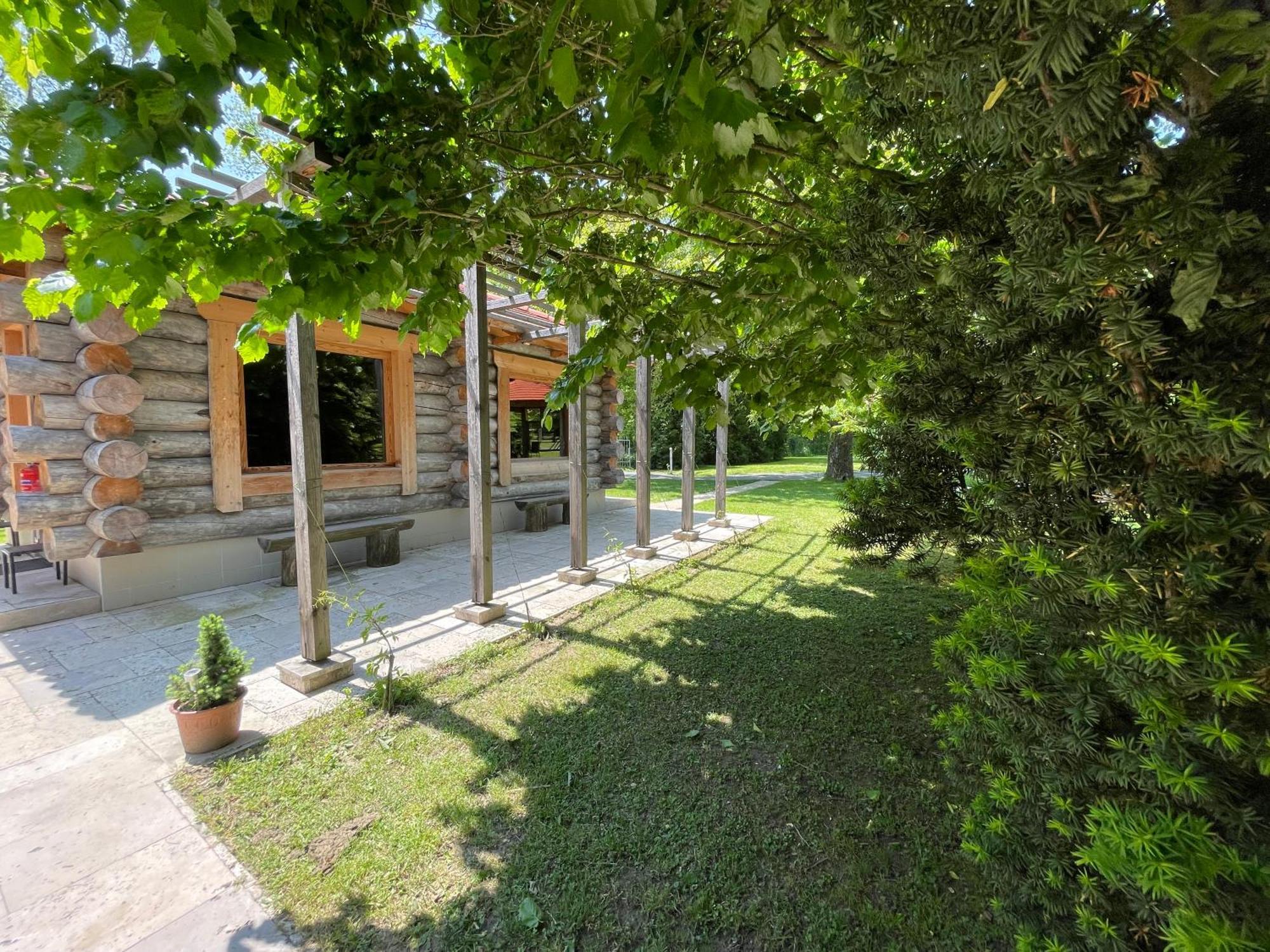 Appartement Kastelo Teraso Золочань Екстер'єр фото